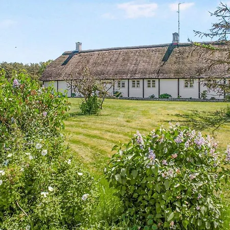 Holiday home Iv *